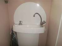 WiCi Concept Waschbecken für Gäste WC mit Wandschutz Frau S (Frankreich - 68)